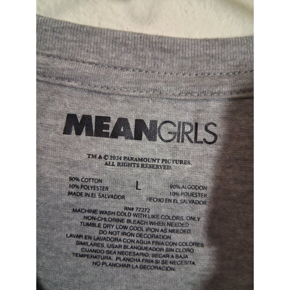 NWT Mean Girls T-Shirt Christmas Retro Graphic Casual Y2K Size Large Gray - Picture 4 of 5